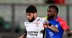 Corinthians decepciona pero se encamina a la fase III de la Libertadores, al igual que el Barcelona