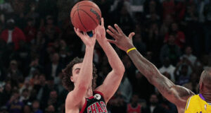 Giddey fulmina a Lakers con un triple desde media cancha en último segundo