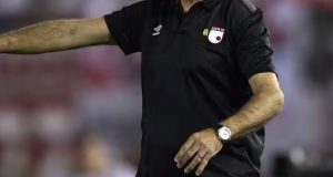 Racing alza su primera Recopa Sudamericana