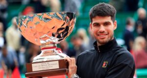 Alcaraz se impone a Musetti y gana su primer torneo de Montecarlo