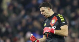 El «Dibu» Martínez es vinculado a Rayados de Monterrey