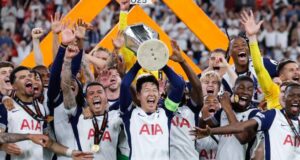 Tottenham salva el curso con la Europa League, United sigue mal