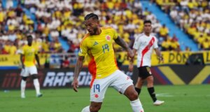 se enfrentó a unos ladrones que intentaron robar su casa