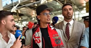 Richard Ríos, como una estrella de cine: desató una impresionante locura tras su llegada a Lisboa