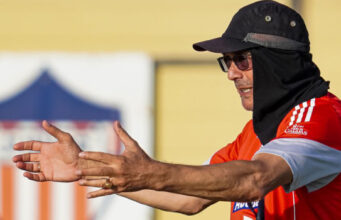 Junior gana, pero Alfredo Arias estalla contra sus jugadores