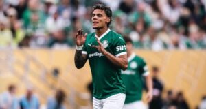 Máxima presión para Richard Ríos en su llegada a Portugal