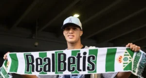 fue presentado como flamante refuerzo del Betis de España tras ser figura en el Mundial de Clubes