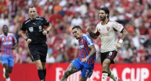 Daniel Muñoz pasó de la euforia por ser campeón a la profunda tristeza por golpe contundente en el Crystal Palace: ‘No es fácil’