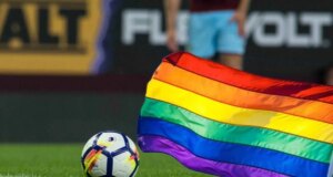 Marcus Urban, exjugador, dice que en equipos hay homosexuales que tienen novias falsas