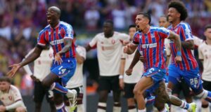 Daniel Muñoz y Jefferson Lerma campeones de Community Shield