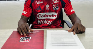 Luis Miguel Piedrahita firmó contrato con el Medellín