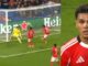 Richard Ríos hizo autogol en el partido del Benfica contra Chelsea
