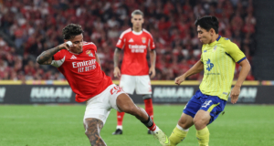 Ríchard Ríos respira en Portugal con espectacular asistencia en triunfo del Benfica: video