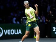 Alcaraz fue eliminado en su primer partido de París-Bercy 2025