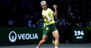 Alcaraz fue eliminado en su primer partido de París-Bercy 2025