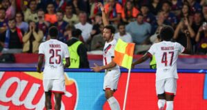 PSG gana 2-1 en el descuento en su visita al Barcelona por Champions