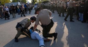 Trump planea desplegar la Guardia Nacional en Illinois, dice el gobernador