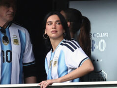 Dua Lipa, la hincha declarada del Arsenal y Liverpool