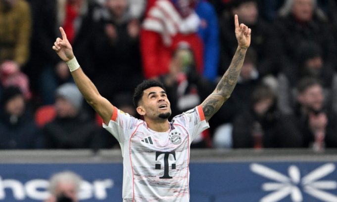 Bayern-frena-en-Leverkusen-con-gol-y-expulsion-de-Luis-Diaz.jpg
