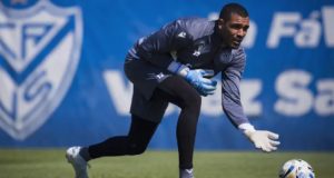 Álvaro Montero, culpable en la derrota de Vélez en Argentina