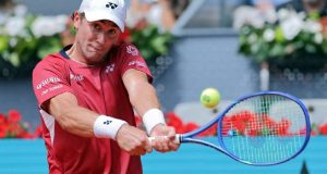 El campeón Casper Ruud se estrena con victoria en Madrid 2026