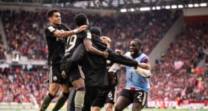 Con Luis Díaz de titular, Bayern Múnich le remonta a Friburgo