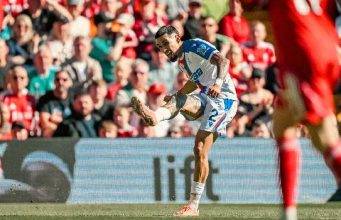 Daniel Muñoz desató furia en Liverpool con polémico gol