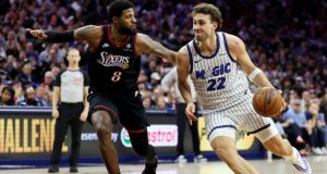 Los Philadelphia 76ers vence a Orlando y avanzan a los playoffs de la NBA