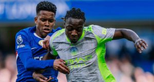 Manchester City aplasta al Chelsea y mete presión al Arsenal