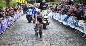 Pogacar y Evenepoel multados por infracciones en Tour de Flandes