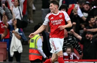 Arsenal golea 3-0 al Fulham y se distancia en seis puntos del City
