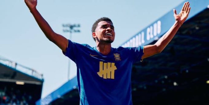 El-Birmingham-City-quiere-fichar-al-colombiano-Jhon-Solis-2.jpg