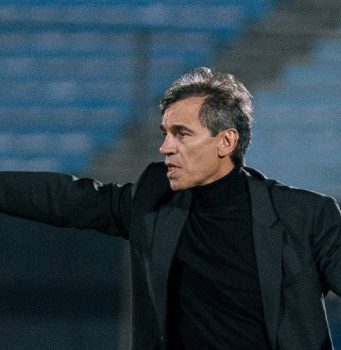 Héctor Cúper es el nuevo entrenador de Universitario de Deportes