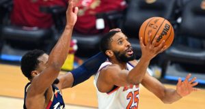 Los Knicks asaltan Cleveland y se acercaron a las Finales de NBA