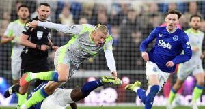 Manchester City empata ante Everton y Arsenal depende de sí