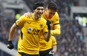 Raúl Jiménez de regreso al Wolverhampton en segunda división