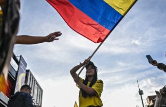 Candidato presidencial de la izquierda propone un Mundial en Colombia