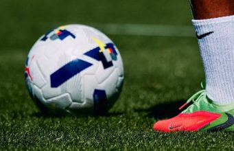 Jhon Solís seguirá en el Birmingham City