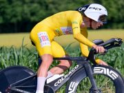Pogacar se impone a Van der Poel en crono del Tour de Suiza